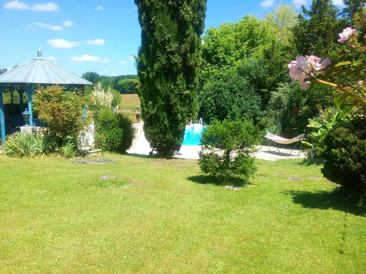 Villa Charmante A Bosset Avec Piscine Partagee ภายนอก รูปภาพ