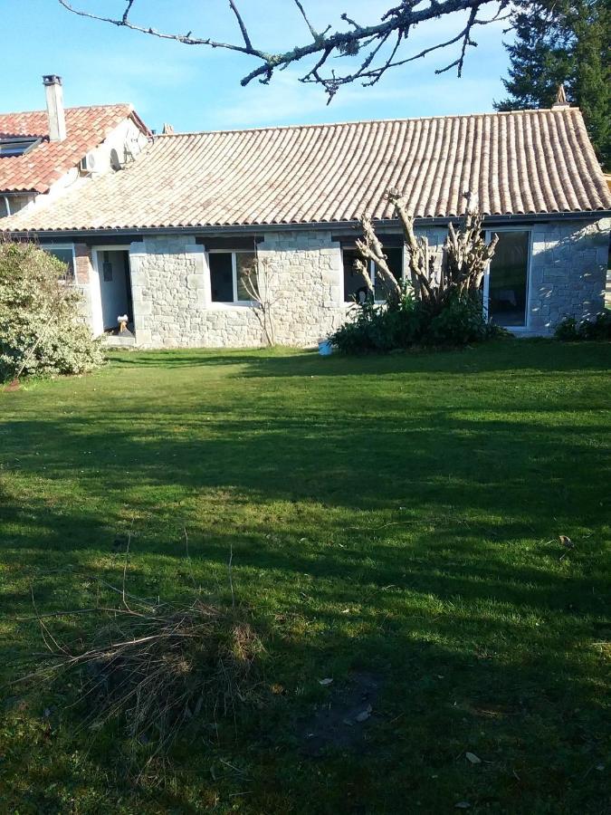 Villa Charmante A Bosset Avec Piscine Partagee ภายนอก รูปภาพ