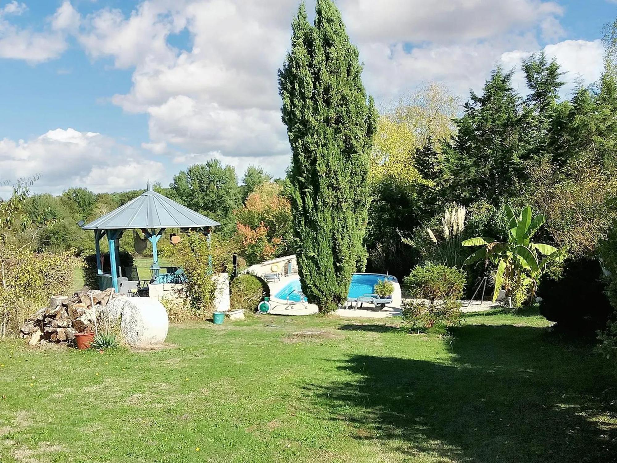 Villa Charmante A Bosset Avec Piscine Partagee ภายนอก รูปภาพ