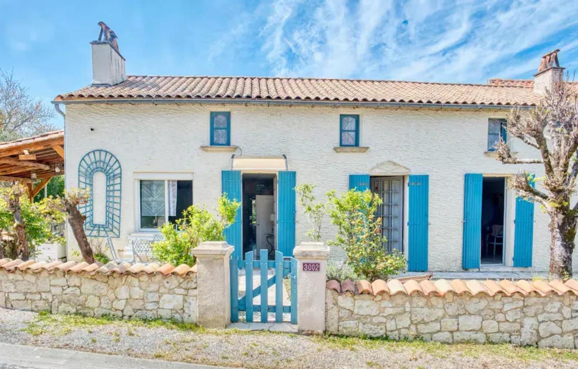 Villa Charmante A Bosset Avec Piscine Partagee ภายนอก รูปภาพ